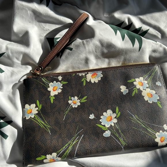 Michael Kors large clutch daisy print - Picture 3 of 5